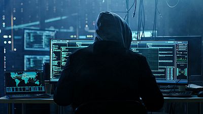 Usuarios falsos creados en Rusia difundieron información falsa sobre vacunas en redes sociales de EE.UU.