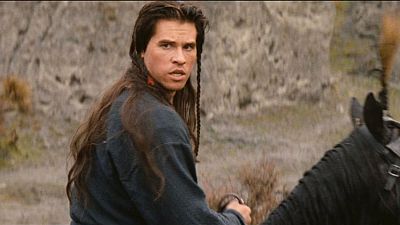 Val Kilmer, el tipo duro con una sonrisa irresistible que nos conquistó en 'Willow', 'The Doors' o 'Batman'