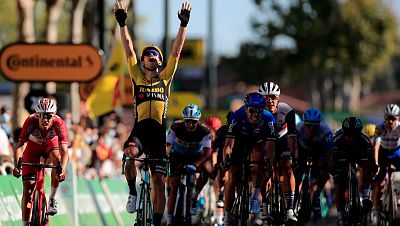 Vídeo: Tour 2020 | Van Aert hace doblete en una etapa de cortes por los abanicos Vídeo: Tour 2020 | Van Aert hace doblete en una etapa de cortes por los abanicos