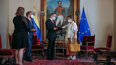 Venezuela expulsa a la embajadora de la UE y le da 72 horas para dejar el país