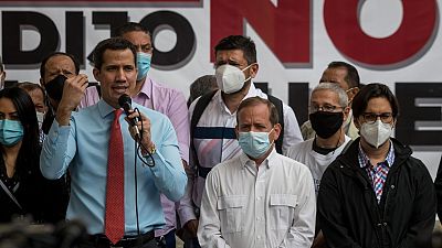 La oposición venezolana comienza su consulta en rechazo a las elecciones legislativas