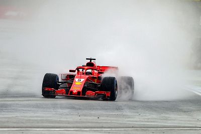 Vettel se lleva la pole de Hockenheim y Hamilton no pasa de la Q1