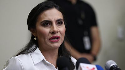 La vicepresidenta de Ecuador asegura que el Gobierno de Noboa "quiere tomarse el poder por la fuerza"