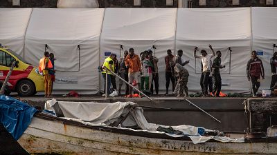 Canarias niega que los menores migrantes estén abandonados y acatará las instrucciones de la Fiscalía