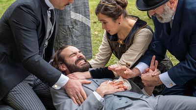 La Promesa - La vida de Adriano, en peligro tras el disparo de Eugenia - La promesa | Ver