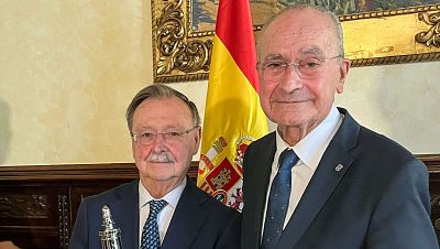 El presidente de la Ciudad Autónoma de Ceuta, Juan Jesús Vivas, recibe al alcalde de Málaga, Francisco Manuel de la Torre. El presidente de la Ciudad Autónoma de Ceuta, Juan Jesús Vivas, recibe al alcalde de Málaga, Francisco Manuel de la Torre.