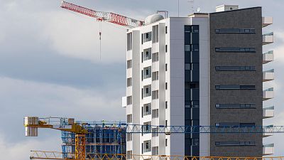 La vivienda nueva es un 44% más cara que la usada y supera un 10% el máximo de la burbuja inmobiliaria, según Tinsa