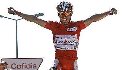 El español Joaquim "Purito" Rodríguez (Katusha) ha sido el ganador de la duodécima etapa de la Vuelta a España 2012 disputada entre Vilagarcía de Arousa y el Mirador de Ézaro, en Dumbría, de 190 kilómetros, por lo que refuerza el maillot rojo de líde