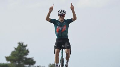 Pablo Castrillo homenajea a Manolo Azcona con su triunfo en Manzaneda en la 12ª etapa de la Vuelta 2024