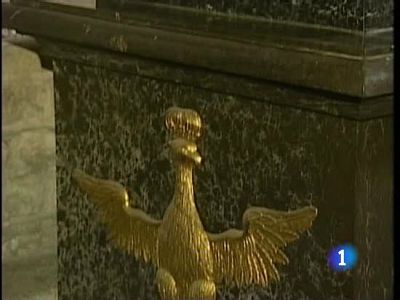En Polonia crece la polémica por la decisión de enterrar al presidente del pais, Lech Kaczynski, y a su mujer en la catedral de Cracovia En Polonia crece la polémica por la decisión de enterrar al presidente del pais, Lech Kaczynski, y a su mujer en la catedral de Cracovia