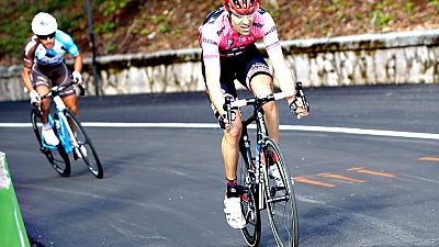 El belga Tim Wellems (Lotto Soudal) se ha impuesto en solitario en la sexta etapa del Giro de Italia disputada entre Ponte y Roccaraso, de 157 kilómetros, en la que el holandés Tom Dumoulin conservó la maglia rosa de líder.