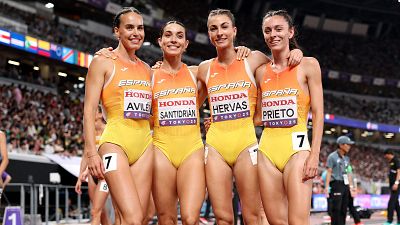 El equipo español del 4x400 femenino, las 'Golden Bubbles', en el Mundial de Tokio del año pasado: de izquierda a derecha: Carmen Avilés, Eva Santidrián, Blanca Hervás y Ana Prieto. El equipo español del 4x400 femenino, las 'Golden Bubbles', en el Mundial de Tokio del año pasado: de izquierda a derecha: Carmen Avilés, Eva Santidrián, Blanca Hervás y Ana Prieto.