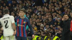 Xavi y Carvajal, el rifirrafe del Clásico que acabó en un abrazo