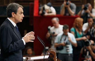Zapatero dice que la subida de impuestos supondrá el 1,5% del PIB | Ver