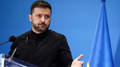 Zelenski rectifica y presenta una reforma para devolver la independencia de los organismos de anticorrupción ucranianos