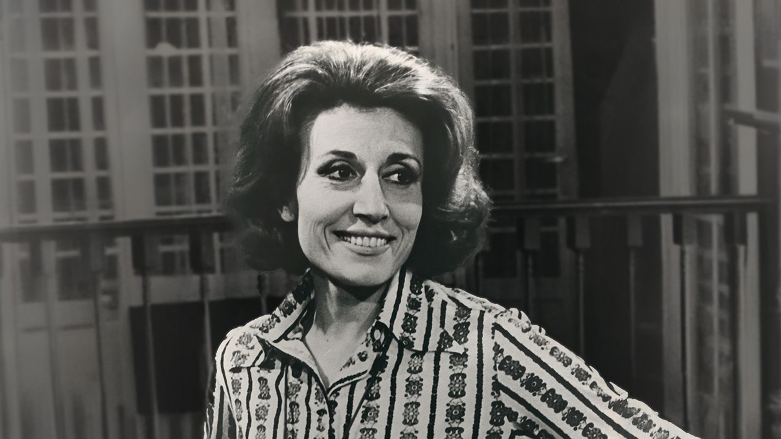 Buenas noches, señores - Presentación - Buenas noches, señores | Ver