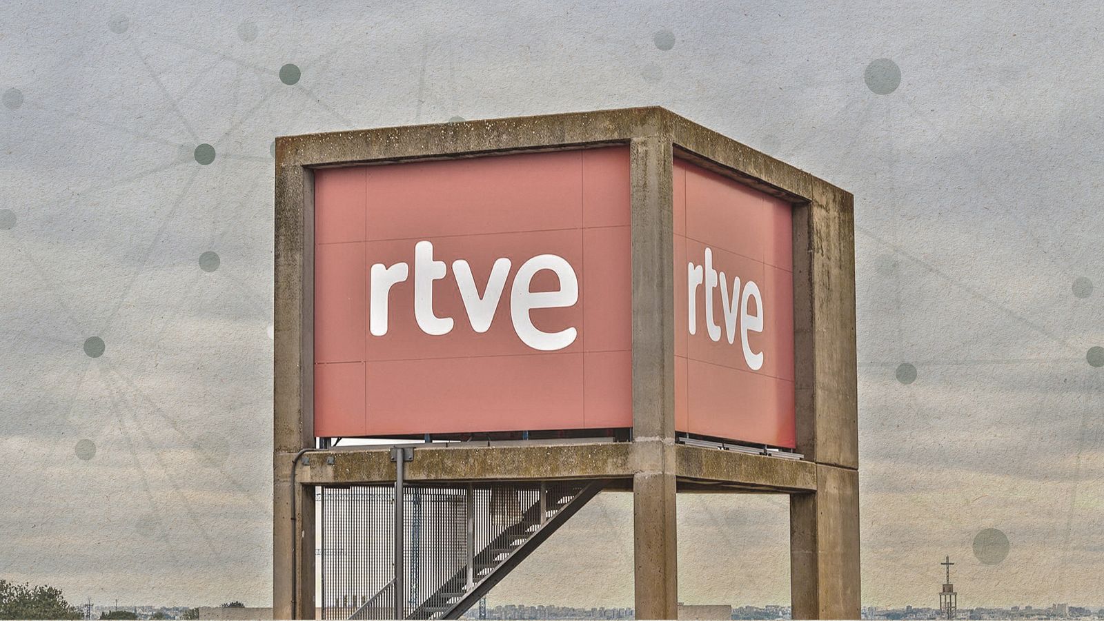 Siete figuras de la televisión española, incluyendo a Anne Igartiburu, Roberto Leal, Raquel Sánchez Silva, Miki Núñez, Inés Hernand, Rodrigo Vázquez y Eva Soriano, posan sonrientes en un evento promocional con un marco dorado.
