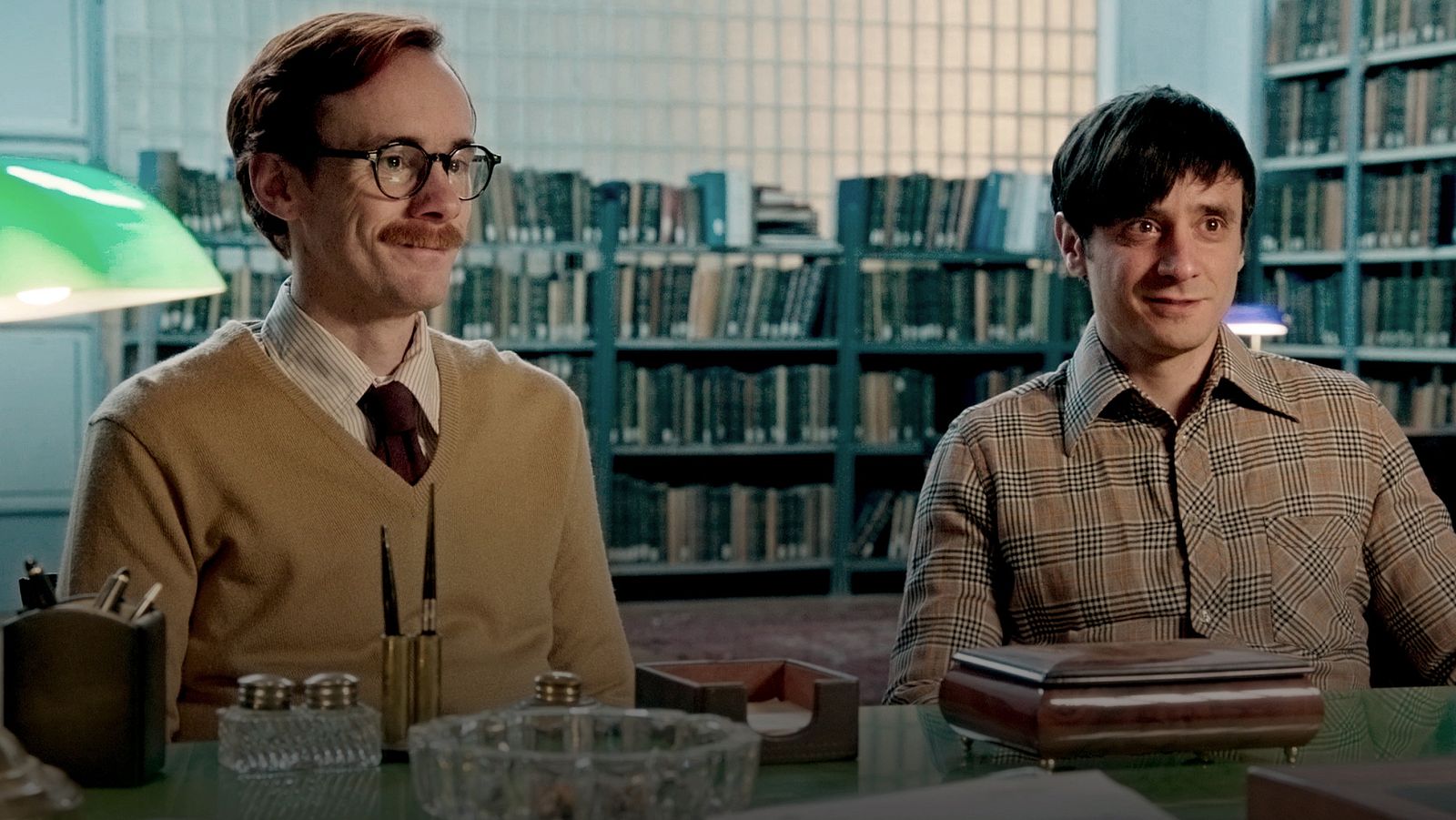 Abducidos - Capítulo 1: "Un ovni de cartón"