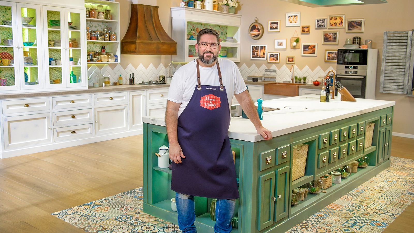 Hacer de comer - Patatas revolconas y buñuelos de bacalao - ver ahora