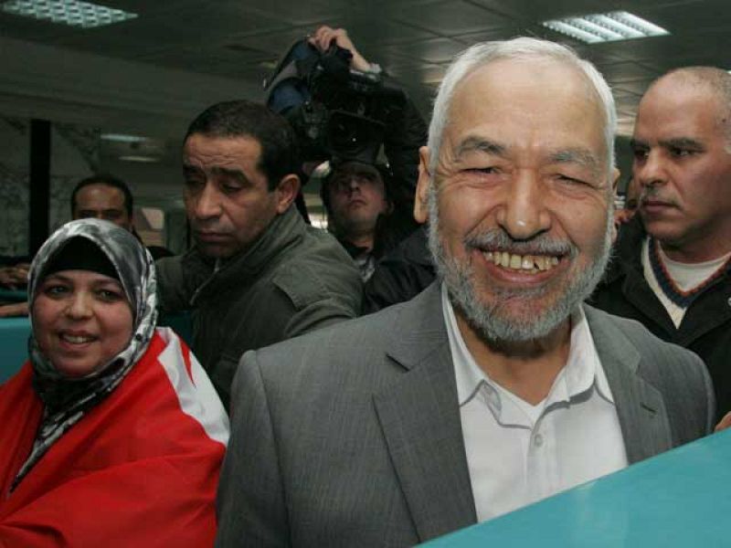 Un líder islamista regresa a Túnez