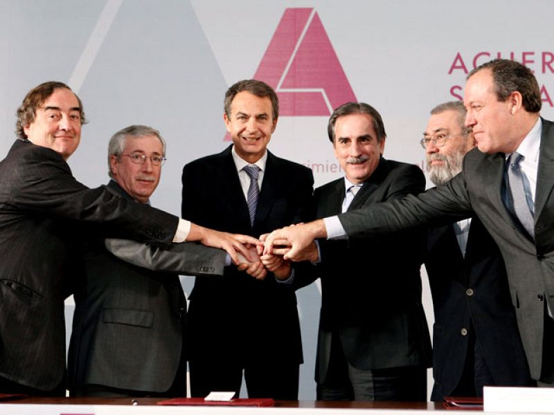 El Gobierno y los agente sociales han firmado en La Moncloa el pacto social y económico