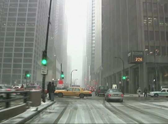 Telediario 1 - Tormenta de hielo y nieve en EE.UU.