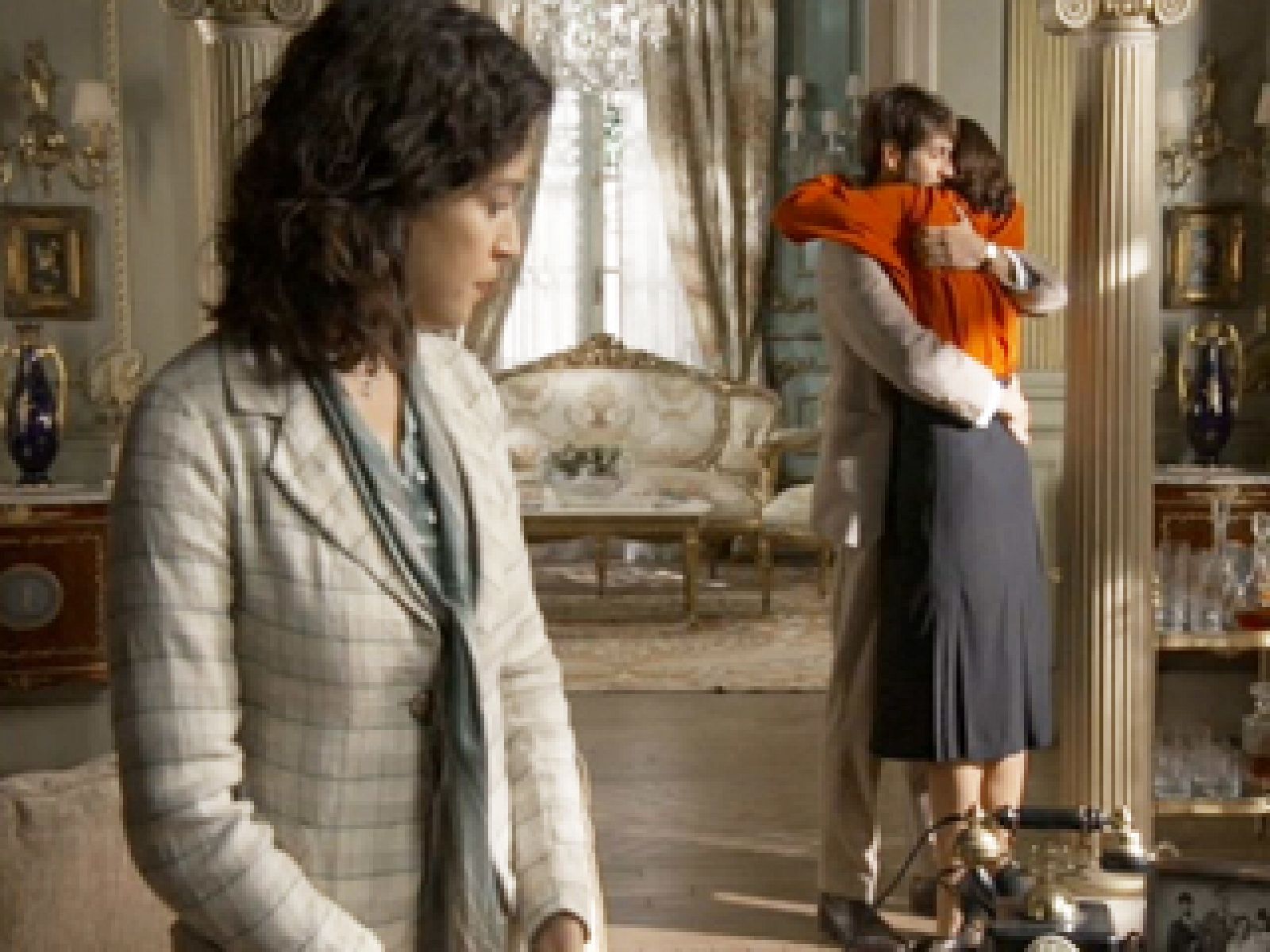 14 de abril. La República - La incómoda situación de Alejandra - 14 de abril. La República | Ver