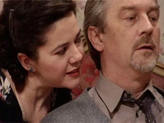 Amar en tiempos revueltos - Benita desata su pasión