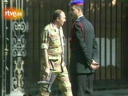  - Mubarak visita Luxor tras atentado