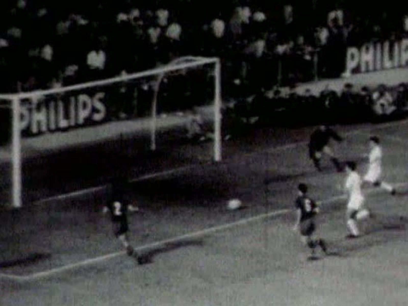 Vídeo con las anteriores cinco finales de Copa del Rey que han jugado Barcelona y Real Madrid entre sí, a lo largo de la historia de esta competición