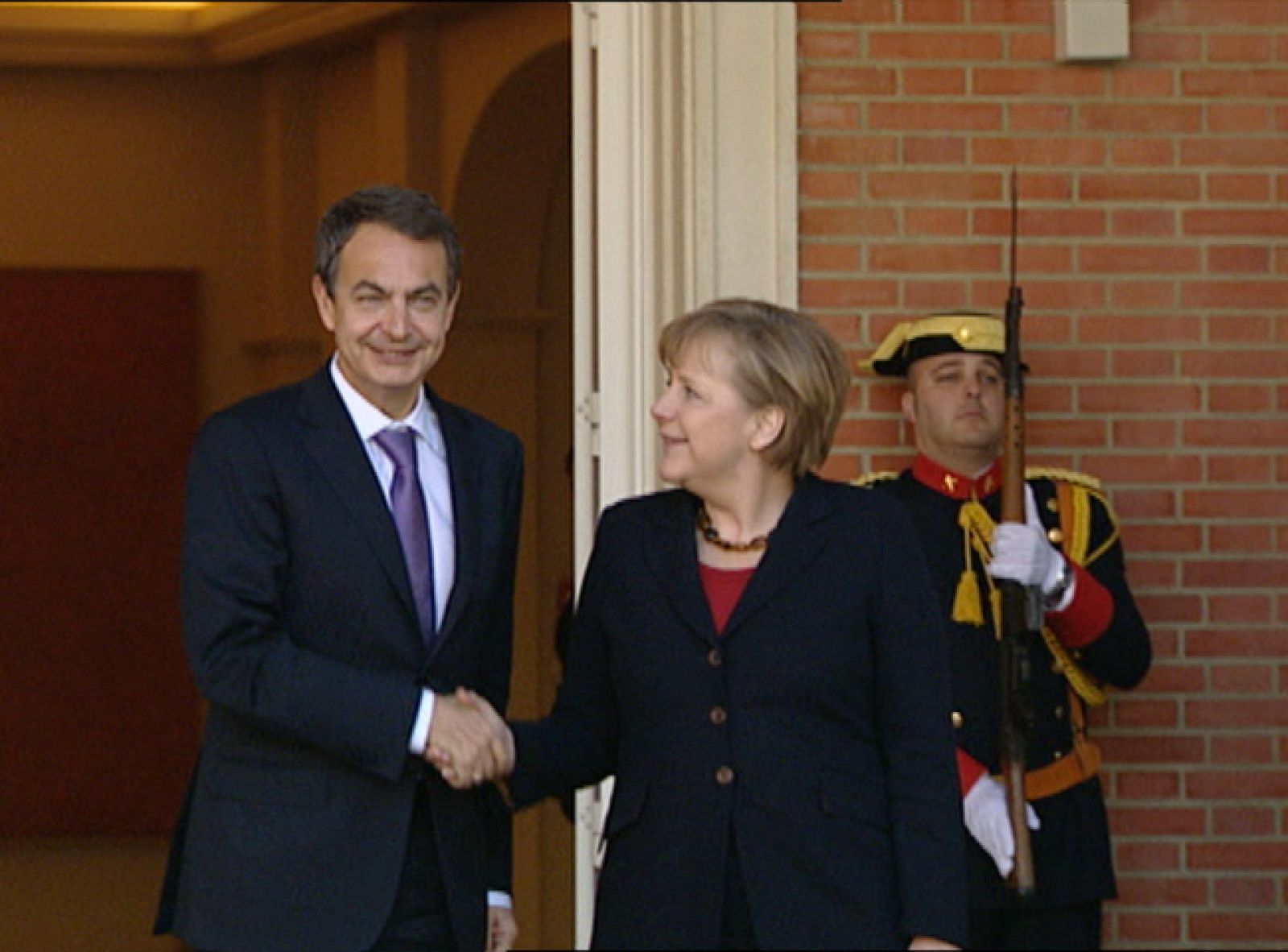 Telediario 1 en cuatro minutos - 03/02/11