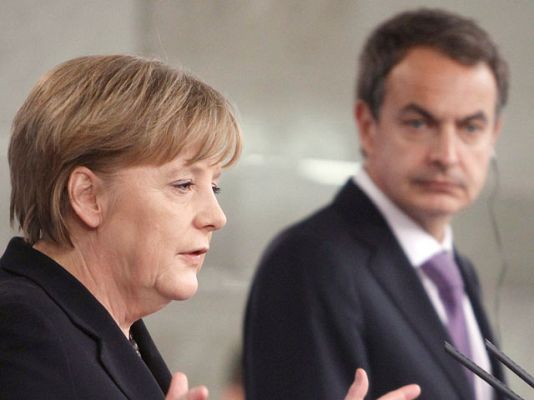 Telediario 1 - Telediario 2 en 4' - 03/02/11