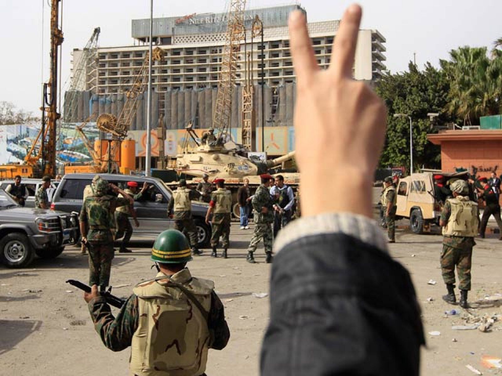 Telediario 2 en cuatro minutos - 04/02/11 | Ver