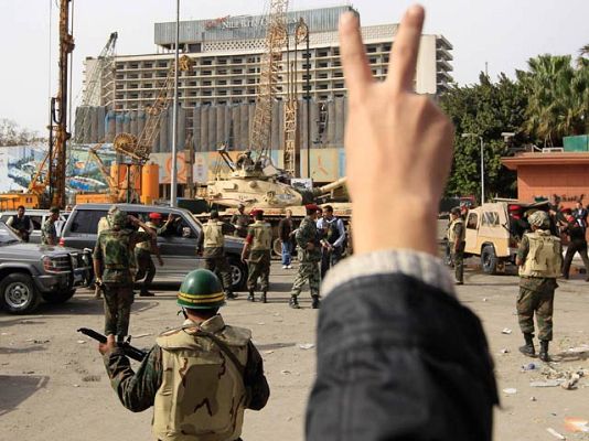 Telediario 1 - Telediario 2 en 4' - 04/02/11