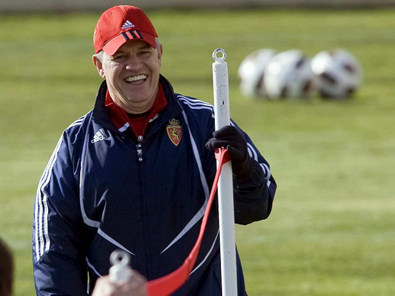 El Villarreal quiere ganarle al Levante para situarse a 3 puntos del Madrid. El duelo Athletic-Sporting enfrentará en San Mamés a dos equipos en racha. Osasuna, en su segundo encuentro seguido en el Reyno de Navarra, recibe al RCD Mallorca. Además, u
