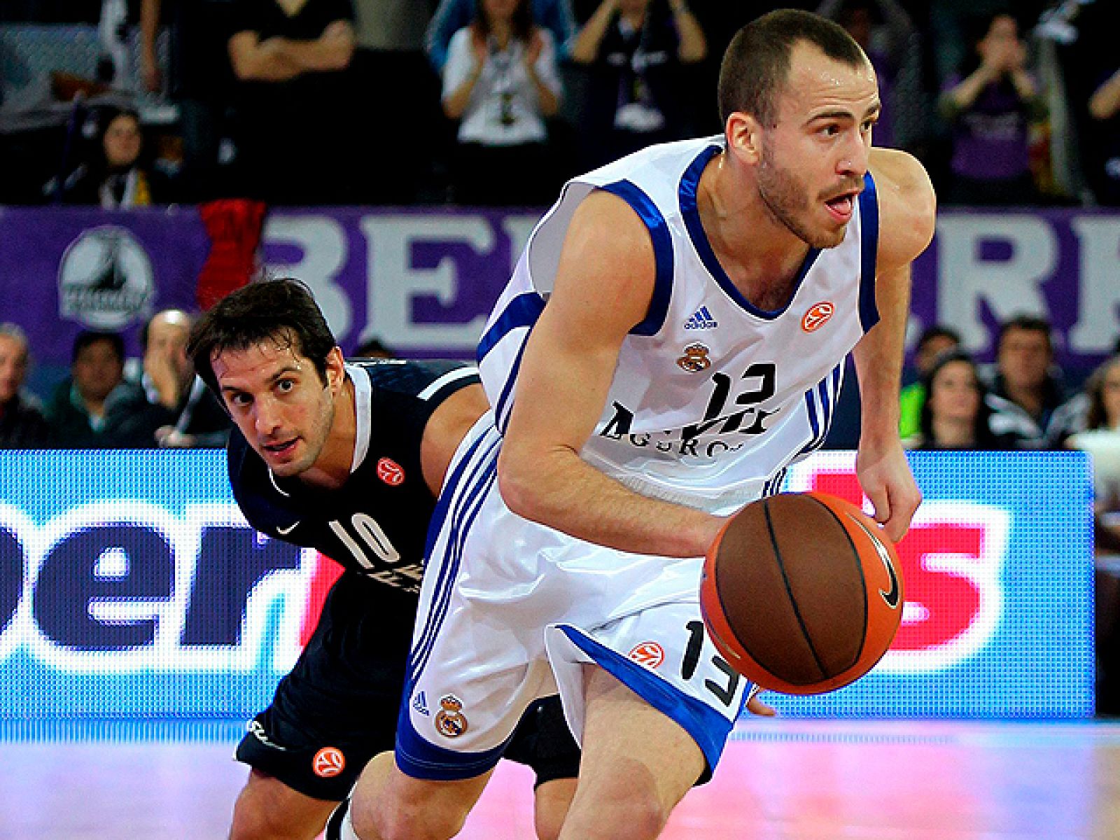 El base tinerfeño del Real Madrid ha vuelto a coger la confianza que necesitaba y eso se nota en sus últimas actuaciones.