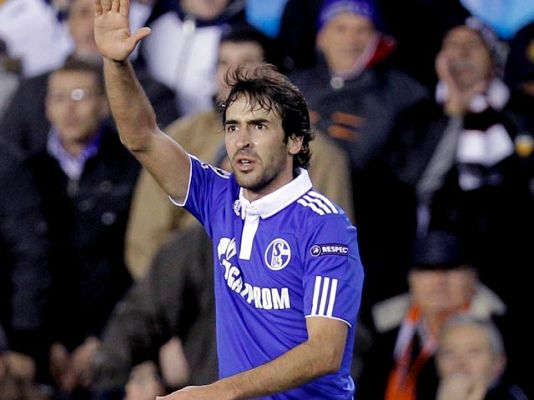 Champions League - Raúl hace enmudecer Mestalla (1-1)