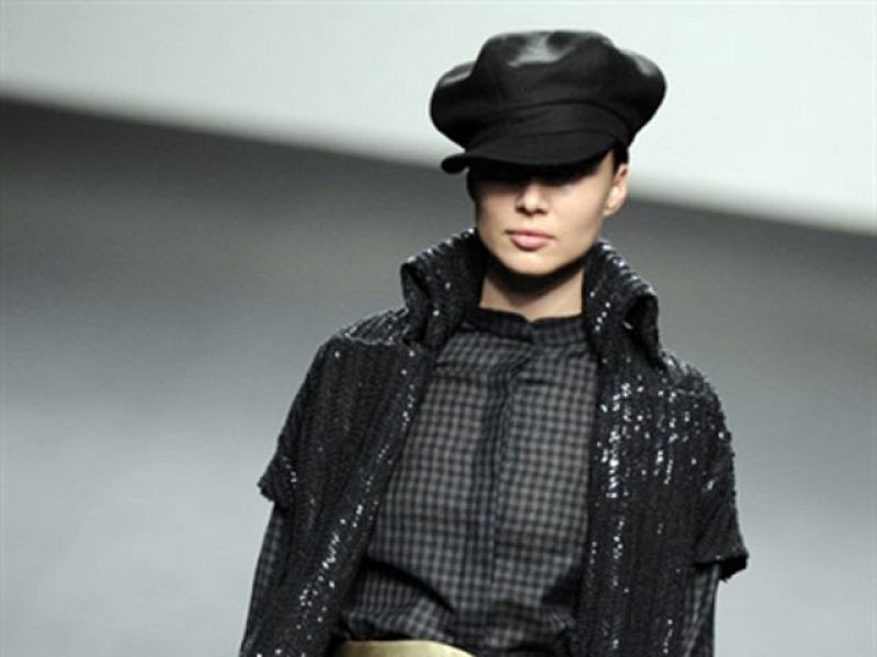 Desfile de Jesús del Pozo en la Cibeles Fashion Week 2011 | Ver