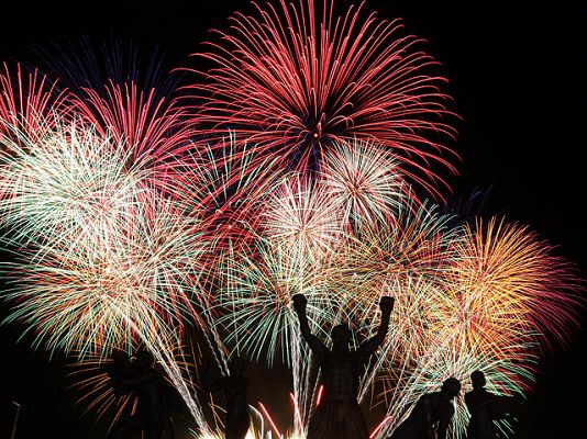 Telediario 1 - Las empresas pirotécnicas ven peligrar su futuro a causa de la crisis