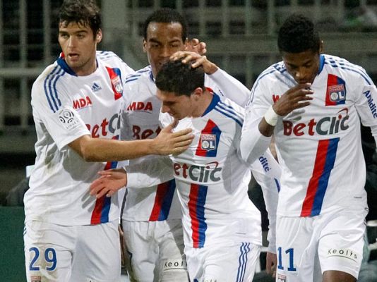 Telediario 1 - El Lyon avisa con goles al Madrid