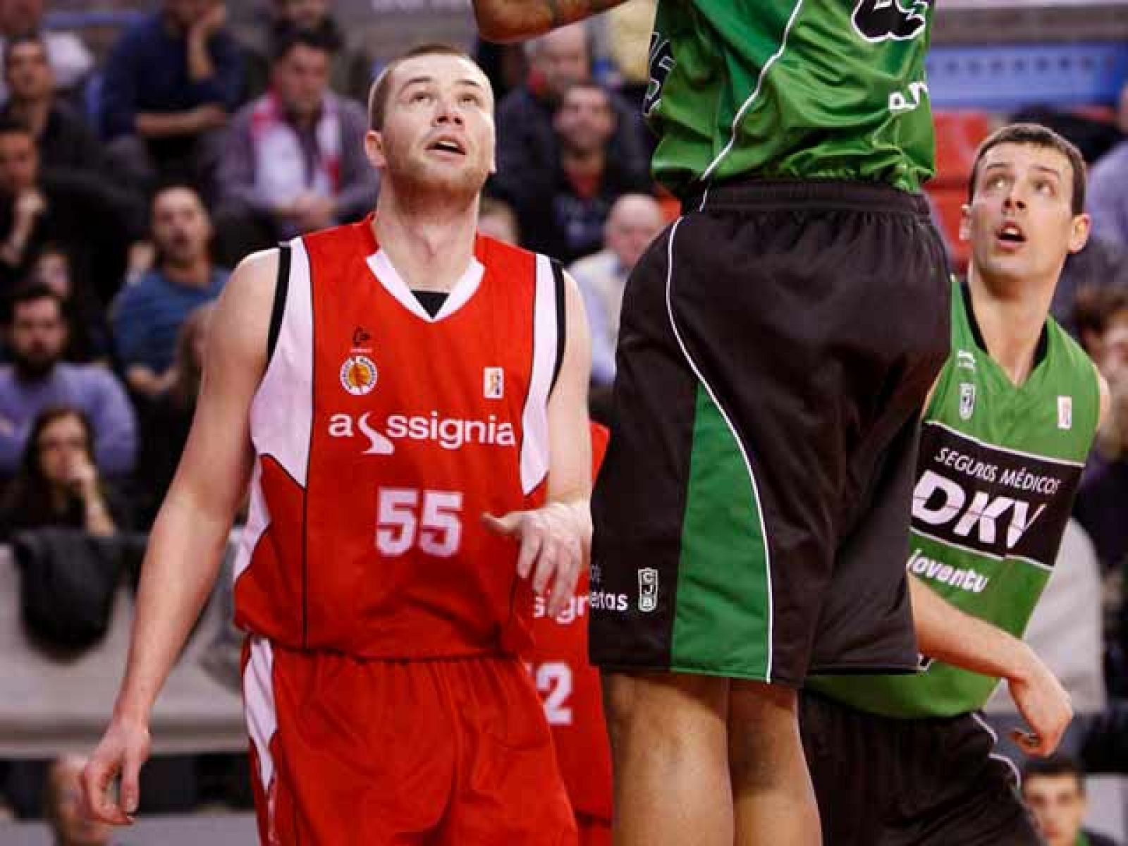 Disfruta con las  tres mejores jugadas de la jornada número 21 de la ACB.