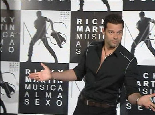 Telediario 1 - Ricky Martin presenta MAS