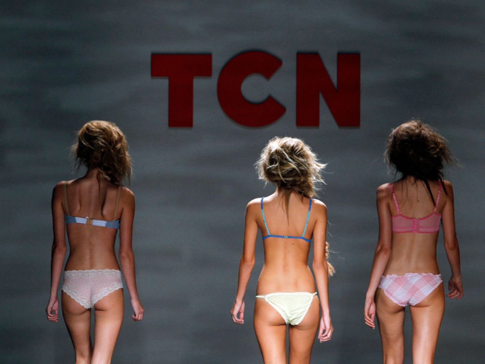 Desfile íntegro de TCN | Ver