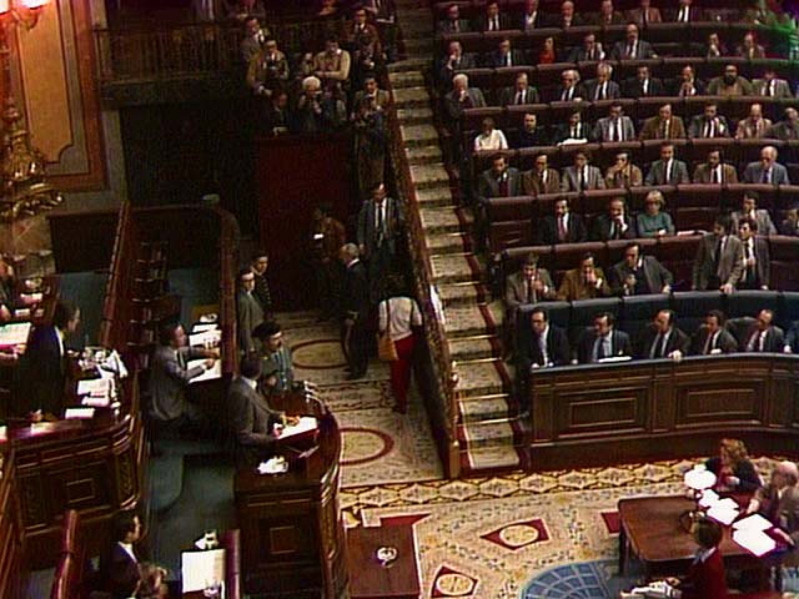 Hablamos con seis diputados que vivieron en primera persona el 23-F | Ver
