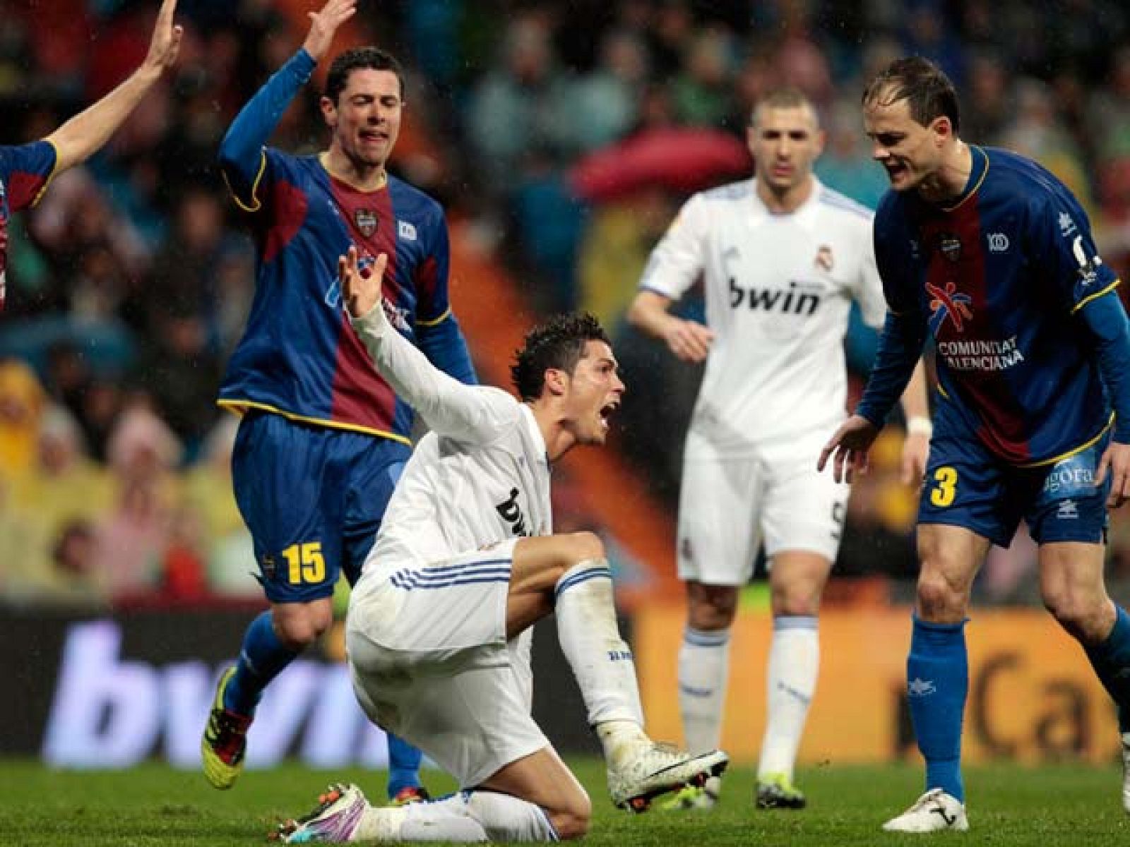 Las faltas se resisten a Cristiano | Ver