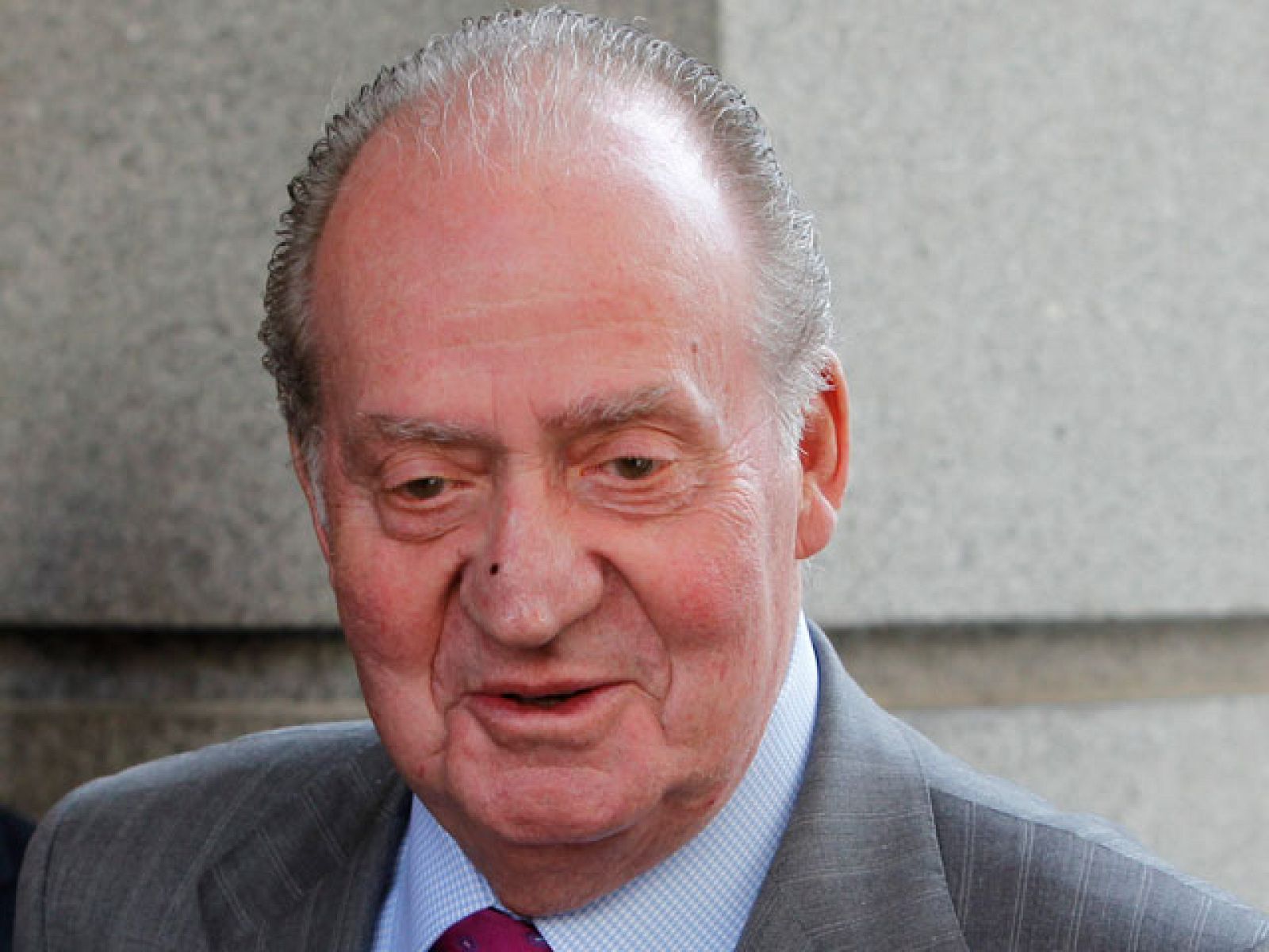 El Rey se ha mostrado este miércoles convencido de que ya se  conoce toda la verdad sobre la intentona golpista del 23 de febrero de 1981, aunque ha reconocido que todavía hay quien hace lecturas inventadas de lo que ocurrió aquel día. "Creo que sí