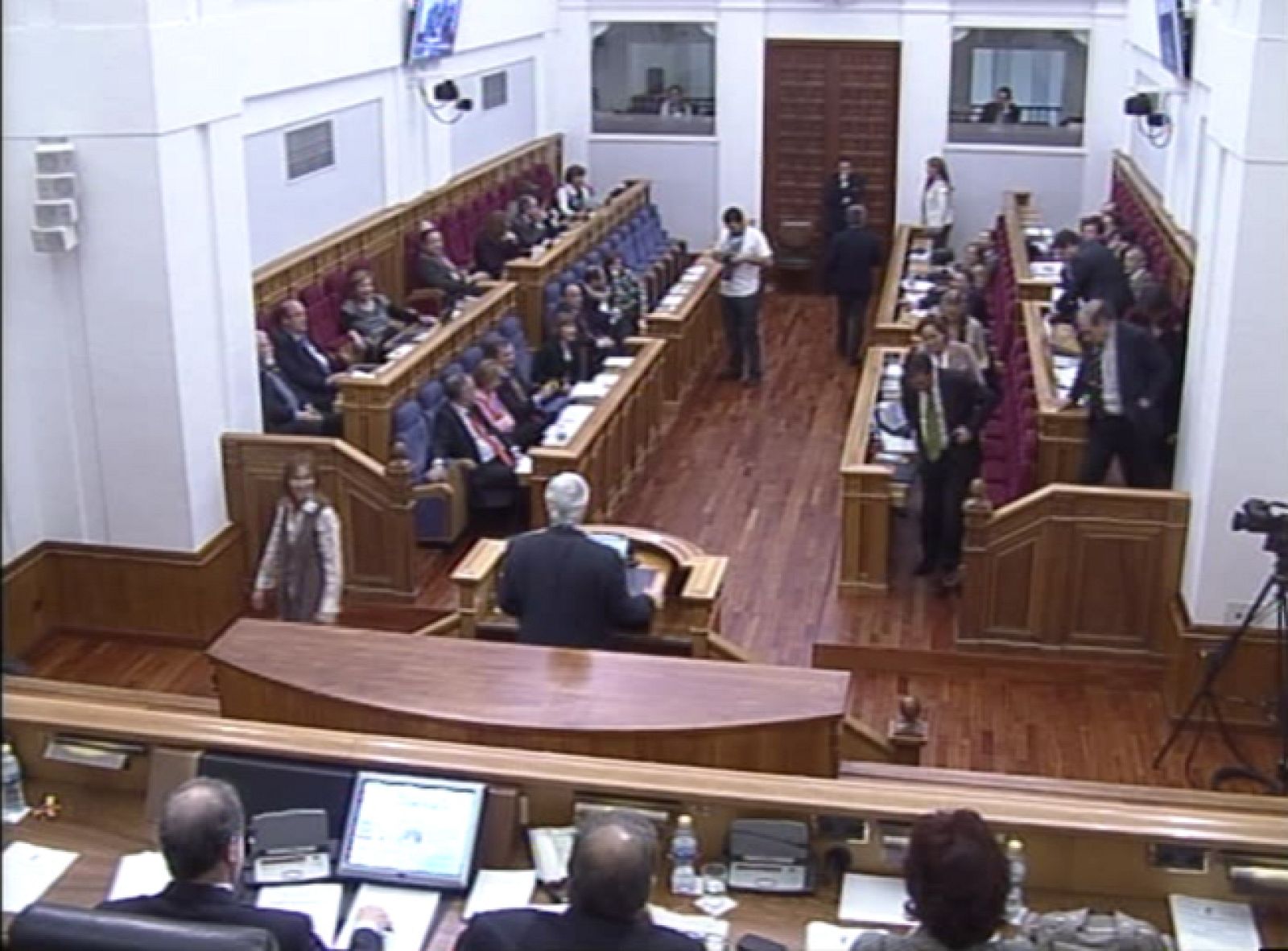 Tenso debate en el pleno de las cortes de Castilla-La mancha