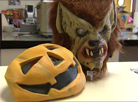 Telediario 1 - Disfraces que no cumplen las normas