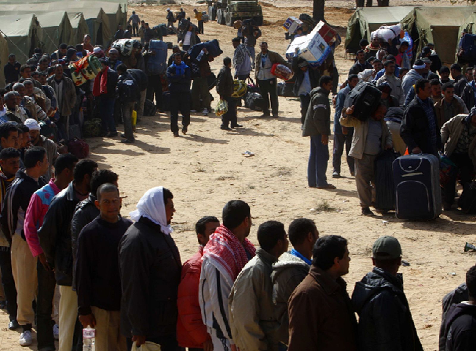 Telediario 1 en cuatro minutos - 25/02/11