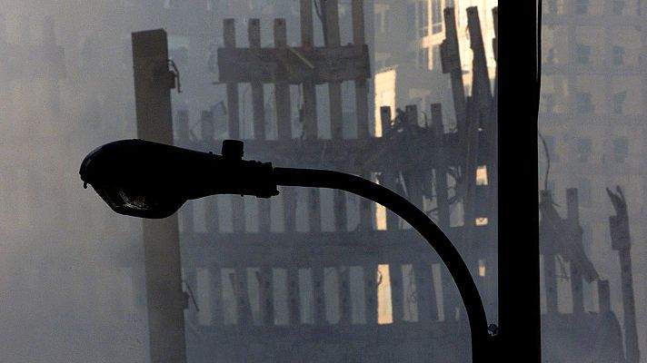 Documentos TV - 2002 - "Así cayeron las torres"